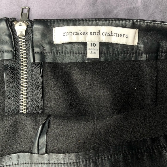 CUPCAKES AND CASHMERE Rihanna Faux Leather Skirt - Size 10 - Picture 4 of 5